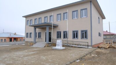 Ağrı'nın Hamur ilçesindeki Ekincik Köyü'nde inşa edilen 4 derslikli ortaokul