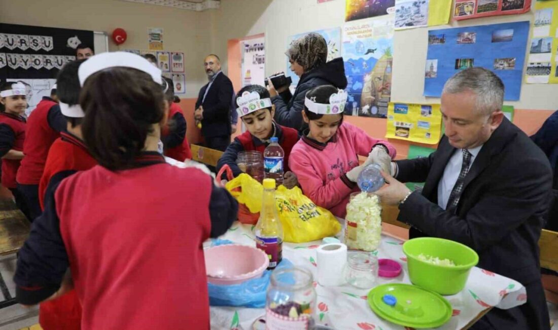 Ağrı’da Öğrenciler, Günlük Yaşam Becerilerini Atölye Çalışmalarıyla Öğreniyor Ağrı'da Mehmet Şerafettin Yaltkaya İlkokulu'ndaki öğrenciler, "Yaşam Becerileri Projesi" ile