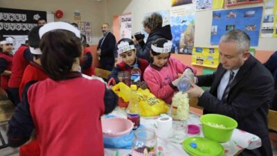 Ağrı'daki Mehmet Şerafettin Yaltkaya İlkokulu öğrencileri, "Yaşam Becerileri Projesi" ile