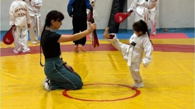 Ağrı'nın Patnos ilçesinde, Gençlik ve Spor İlçe Müdürlüğü'nce sürdürülen taekwondo