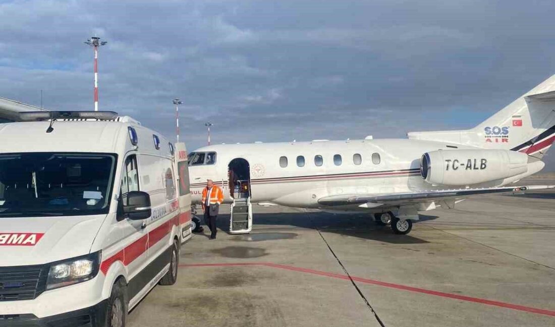 Ağrı’da doğuştan yemek borusu gelişmeyen bebek, acil tedavi için Elazığ’a uçakla sevk edildi. Ağrı'da doğan 4 günlük Naime Zengin bebeğin yemek borusu gelişmedi.