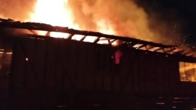 Kastamonu'nun Ümit köyü Kavun Mahallesi'nde Nihat T.'ye ait iki katlı