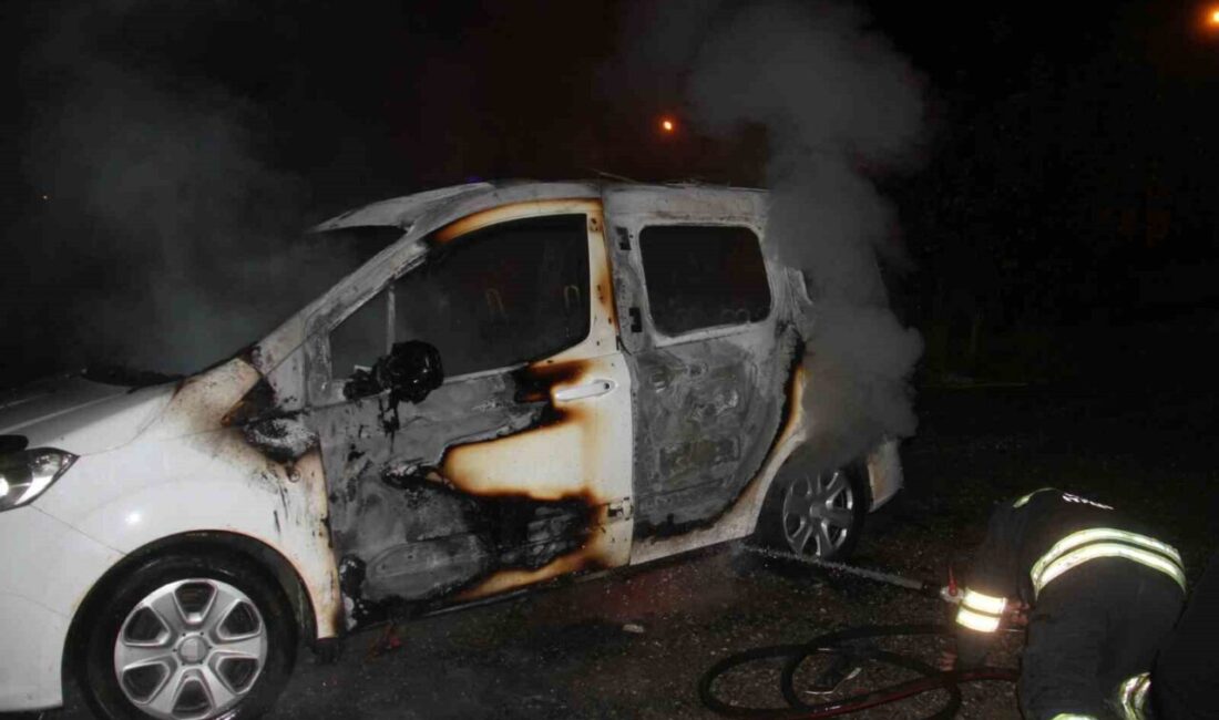 Beyşehir’de Ailesiyle Tartışan Kişi, Aracını Ateşe Vererek Yangın Çıkardı Konya'nın Beyşehir ilçesinde, ailesiyle tartışan bir kişi park halindeki aracını