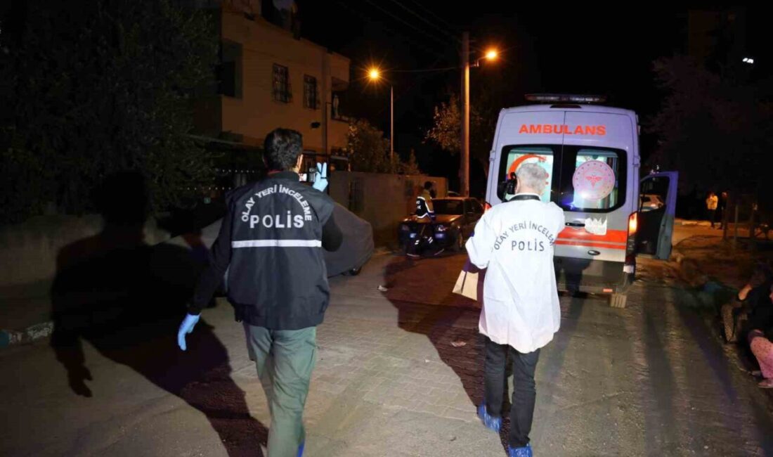 Adana'da S.A., evde uyuyan annesi Minteha (61), babası İlyaz (53)