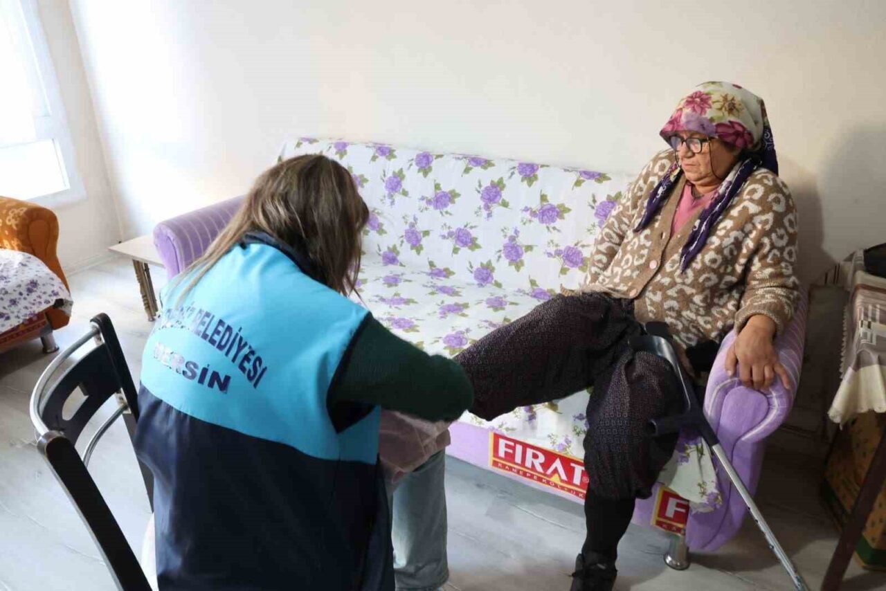 Mersin'in Akdeniz Belediyesi, 2025 boyunca 500 hane için "evde temizlik