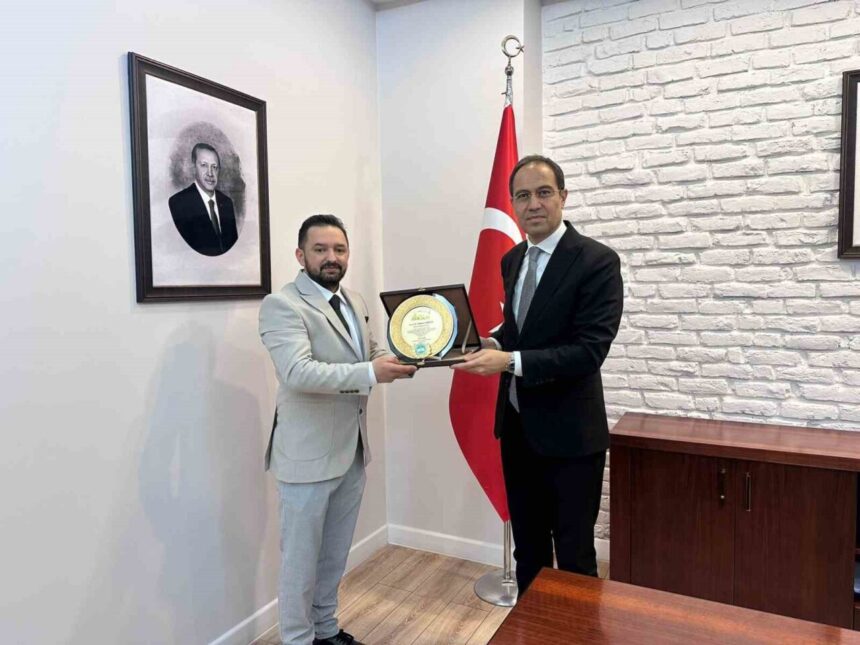 AKİB heyeti, Kayseri Sağlık Müdürü Dr. Mehmet Erşan’a sağlık hizmetleri için teşekkür etti.