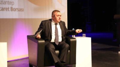 Gaziantep Ticaret Borsası Başkanı Mehmet Akıncı, Gaziantep Üniversitesi'nde düzenlenen kariyer