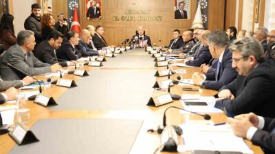 Aksaray’da 2025-2026 kış dönemi için kış tedbirleri toplantısı yapıldı. Vali