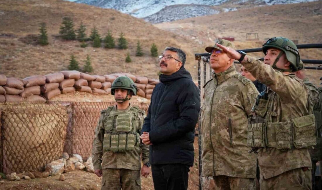 Hakkâri Valisi Ali Çelik, 2. Ordu Komutanı Korgeneral Zorlu Topaloğlu