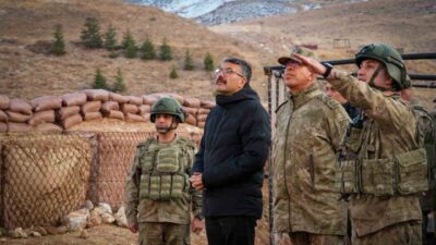 Hakkâri Valisi Ali Çelik, 2. Ordu Komutanı Korgeneral Zorlu Topaloğlu