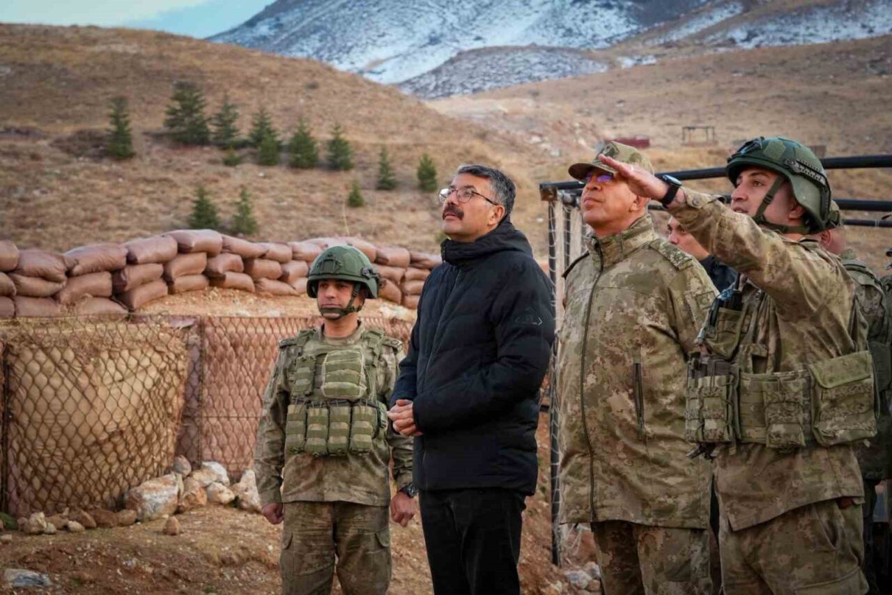 Hakkâri’de Güvenlik Ziyareti: Vali Çelik ve Komutanlar Aktütün Karakolu’nda İncelemelerde Bulundu