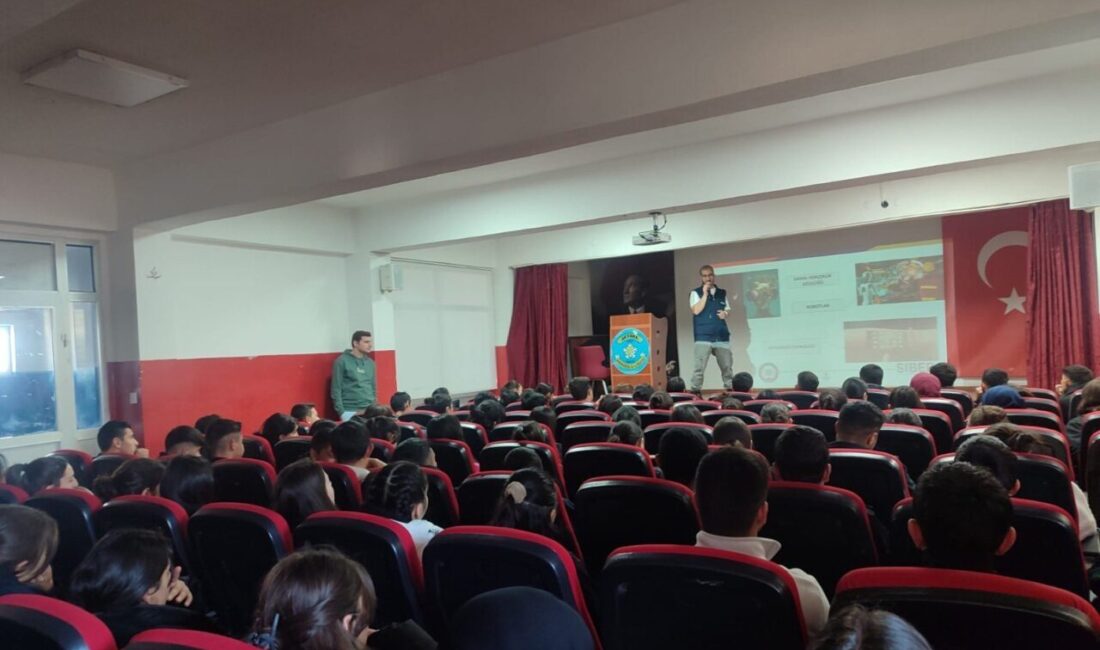 Kars'ın Akyaka ilçesindeki Borsa İstanbul Anadolu Lisesi'nde, İl Emniyet Müdürlüğü