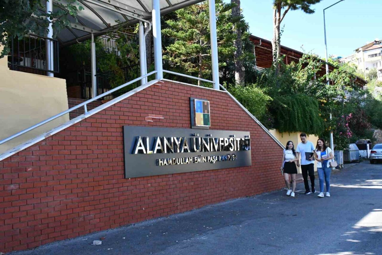 Alanya Üniversitesi, RUR 2025 Beşeri Bilimler sıralamasında dünya genelinde 512,
