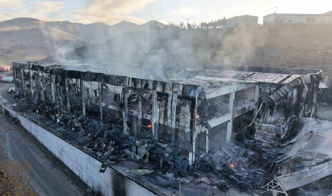 Kırıkkale’de Madeni Yağ Üretimi Yapan Fabrikada Yangın Sonrası Havadan Görüntüler Elde Edildi Kırıkkale’nin Yahşihan ilçesindeki Bahadır Kimya Fabrikası'nda çıkan yangın sonrası, fabrika