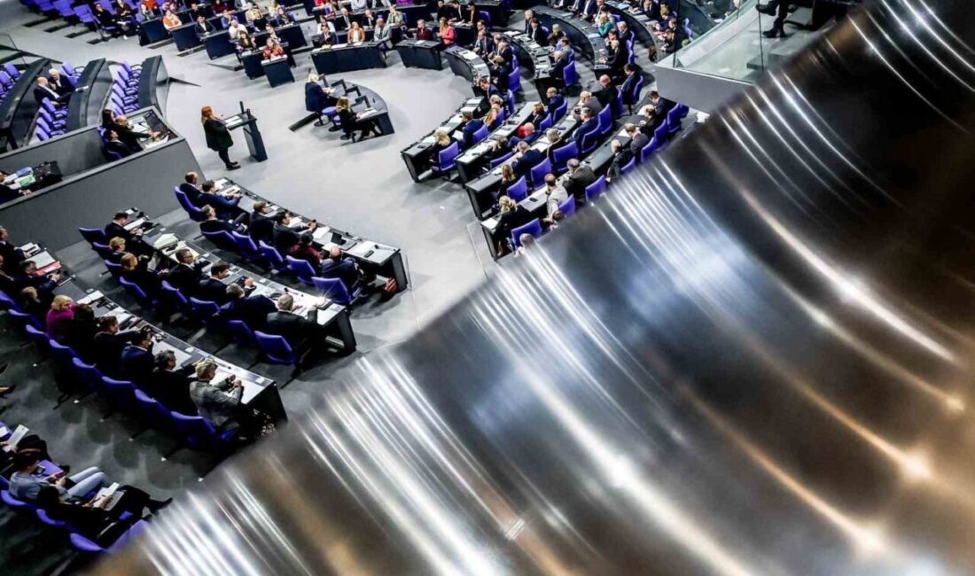 Almanya'da emeklilik reformuna ilişkin yasa tasarısı, Federal Meclis'te yapılan oylamada