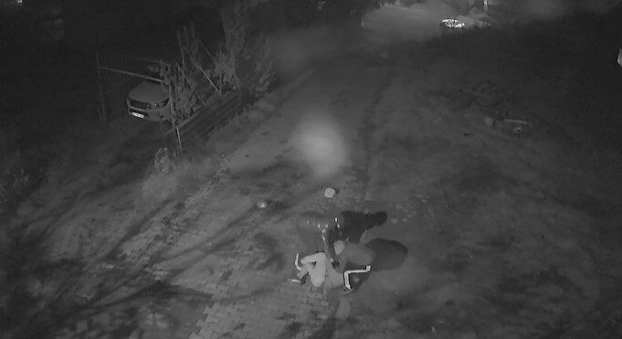 Kocaeli’de Yaşlı Adamın 8 Milyon Liralık Gaspı Kameralara Yansıdı