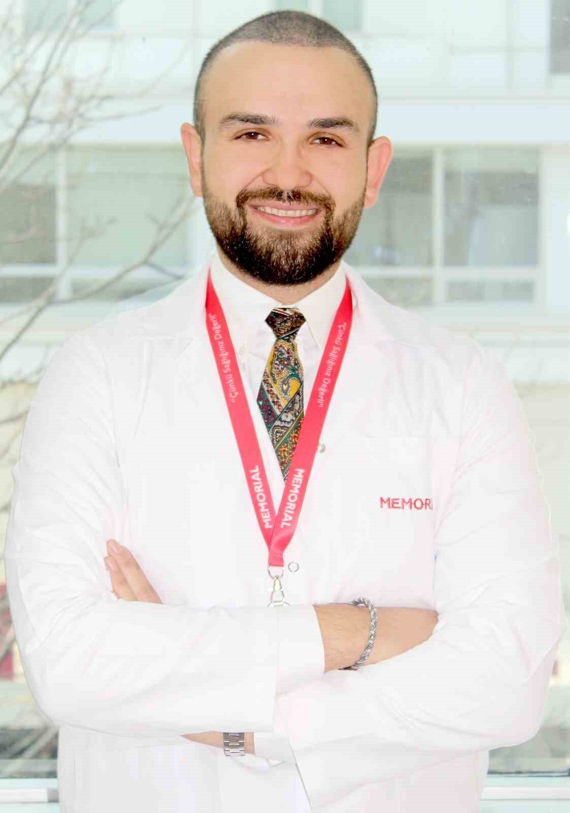 Memorial Kayseri Hastanesi'nden Uz. Dr. Muhammed Burak Yücel, fraksiyonel radyofrekans