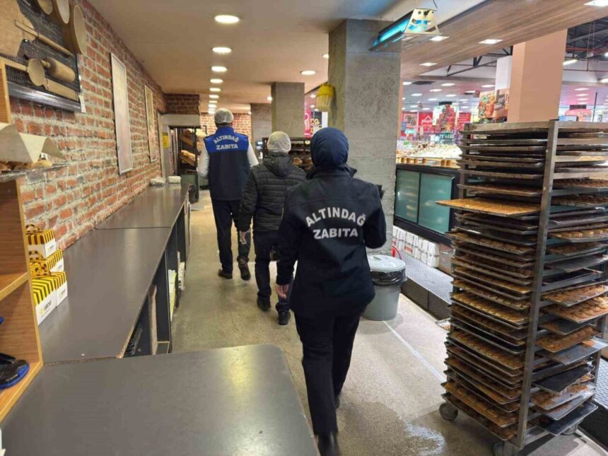 Altındağ Belediyesi Zabıta ekipleri, yılbaşı gecesi için pastane ve market denetimlerini gerçekleştirdi.