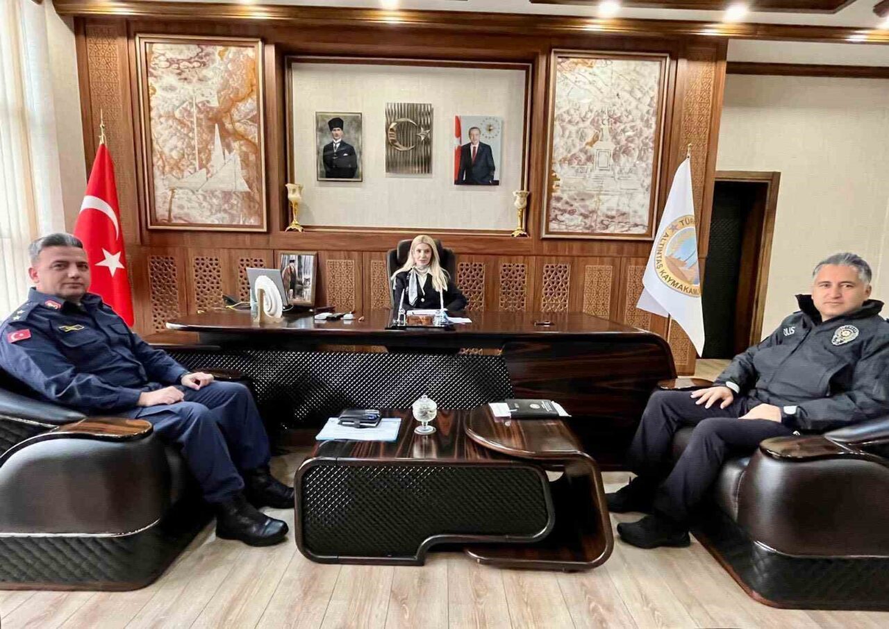 Kütahya Altıntaş’ta Kaymakam Yıldırım, asayiş toplantısında güvenlik önlemlerini değerlendirdi