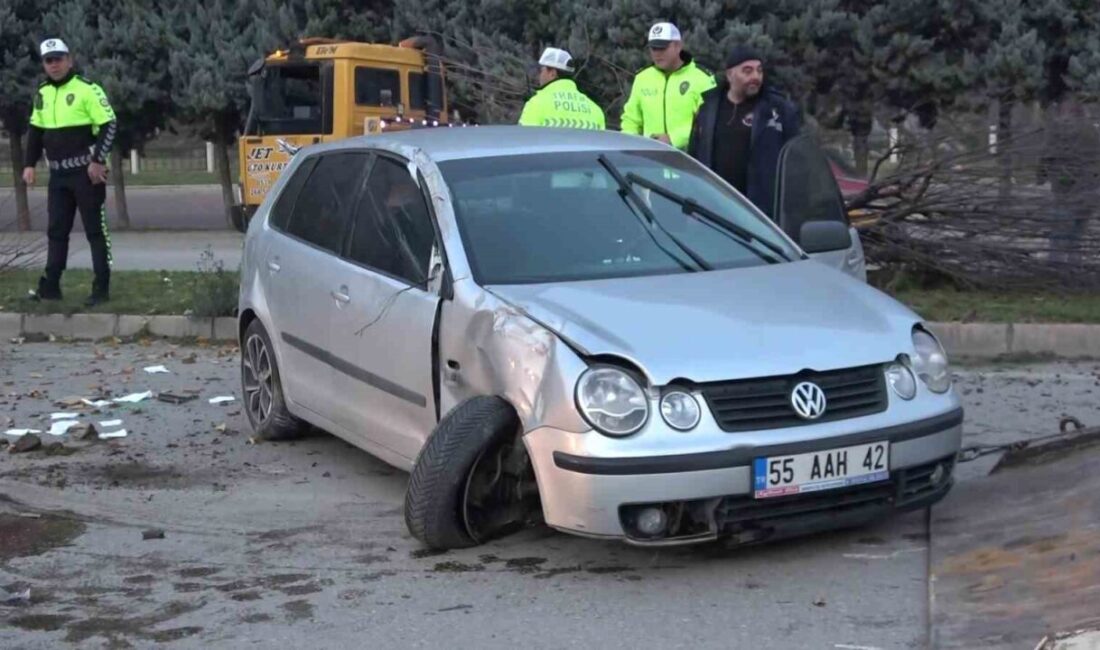 Amasya’daki Trafik Kazasında Üç Yaralı, Olayla İlgili Soruşturma Başlatıldı Amasya'da iki otomobilin çarpışması sonucu Cemile O., Cemre O. ve