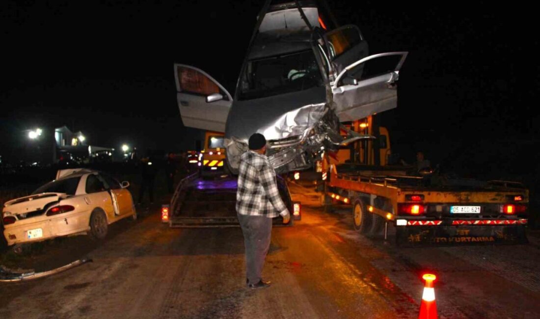 Amasya’daki Trafik Kazasında 8 Kişi Yaralandı, İnceleme Başlatıldı Amasya'da gerçekleşen trafik kazasında iki otomobil kafa kafaya çarpıştı, sonuçta