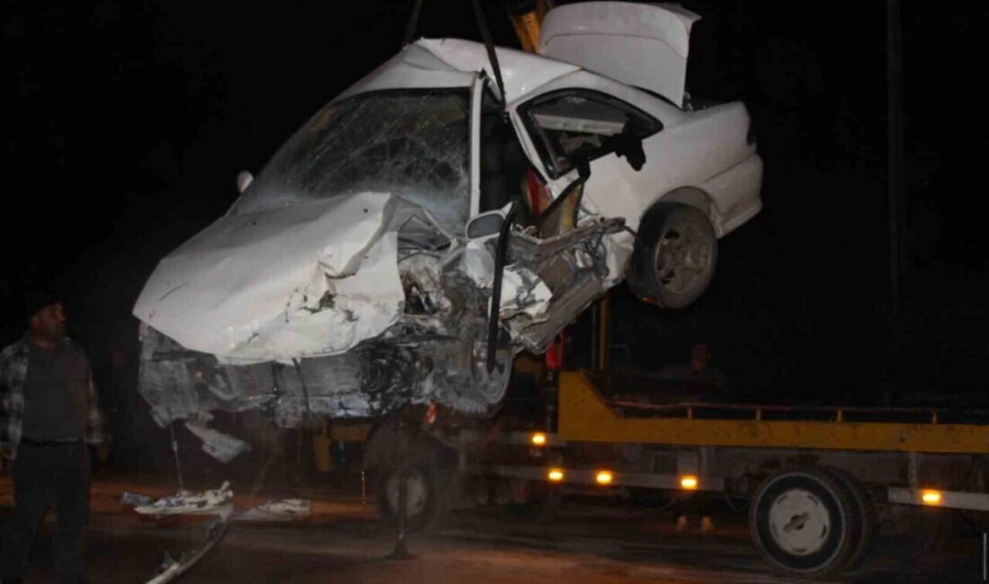 Amasya'da iki otomobilin çarpışması sonucu 8 kişi yaralandı. Burak A.