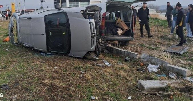 Merzifon’da İki Kamyonetin Çarpışması Sonucu 4 Kişi Yaralandı