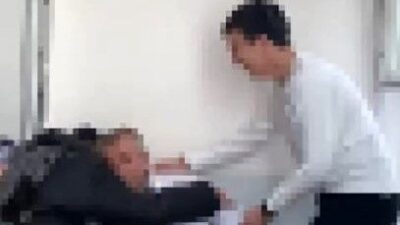 Ankara'daki Kocatepe Mimar Kemal Anadolu Lisesi'nde bazı öğrenciler, öğretmenlerine saygısızca