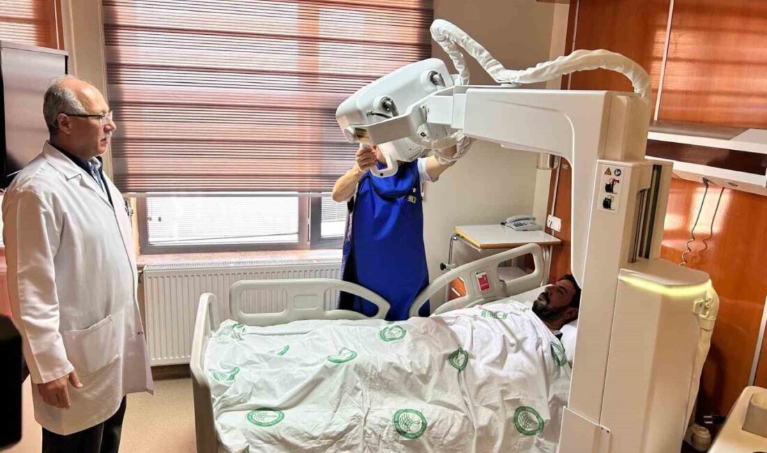 ASELSAN’ın Geliştirdiği Yerli Mobil Dijital Röntgen Cihazı, Ankara Onkoloji Hastanesi’nde Hizmete Girdi ASELSAN, yerli yapımı mobil dijital röntgen cihazını Dr. Abdurrahman Yurtaslan