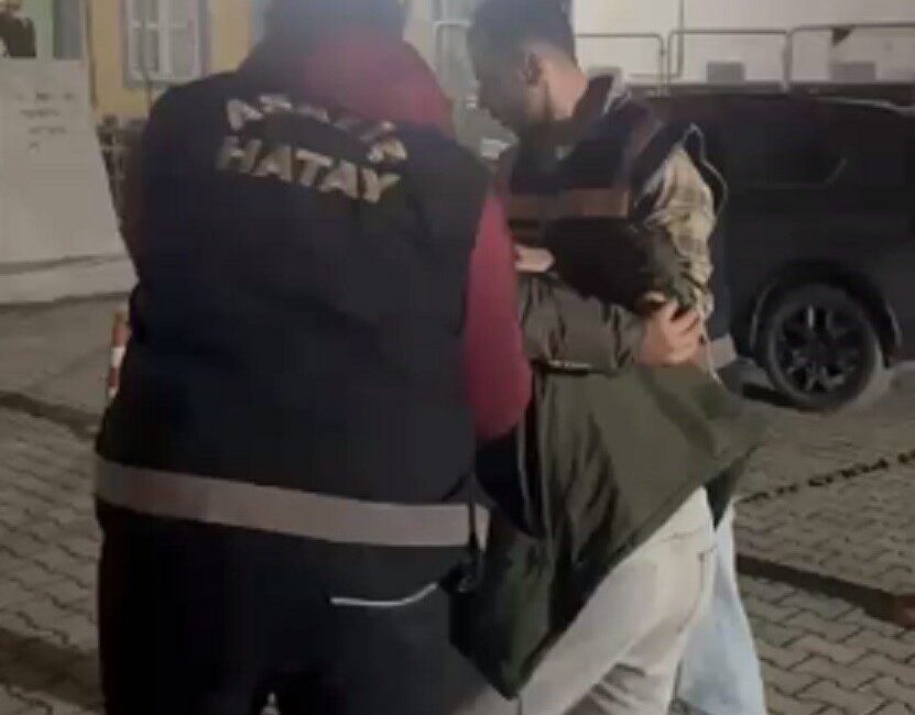 Antakya’da Fuhuş Yapan 6 Kişi Yakalandı, 2 Yabancı Kadın Sınır Dışı Edilecek Hatay'ın Antakya ilçesinde iki apartta fuhuş yapıldığı tespit edilen altı