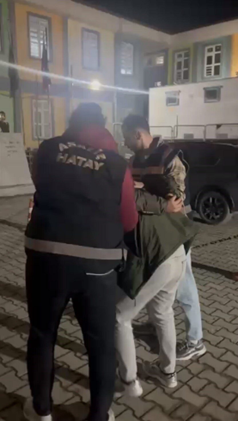 Hatay'ın Antakya ilçesinde iki apartta fuhuş yapıldığı tespit edilen altı