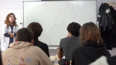 Antakya Belediyesi, Gençlik Akademisi aracılığıyla ücretsiz kurslar sunarak sosyal belediyecilik