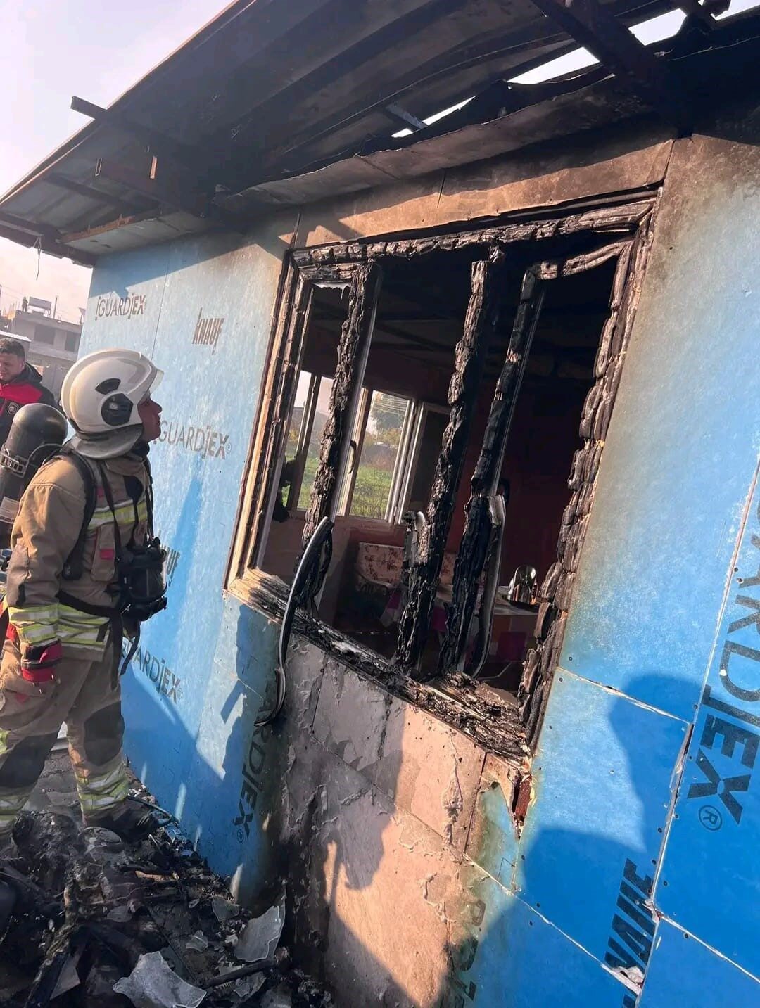 Hatay'ın Antakya ilçesindeki Küçükdalyan Mahallesi'ndeki müstakil evde meydana gelen yangın,