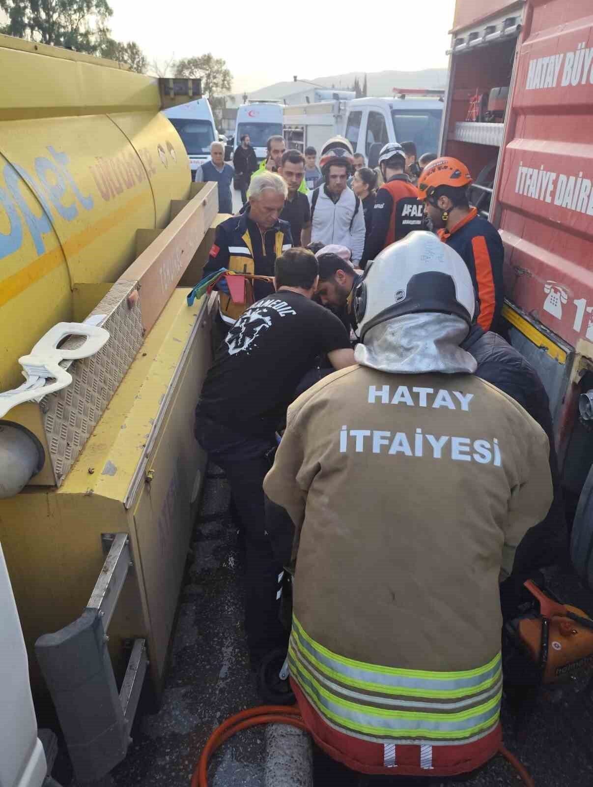 Hatay'da meydana gelen trafik kazasında, Antakya - İskenderun yolu Maraşboğazı
