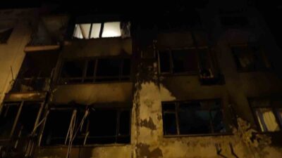 Antalya'da çıkan bir yangın sonucu Mete Durupınar ve Ahmet Özen’in