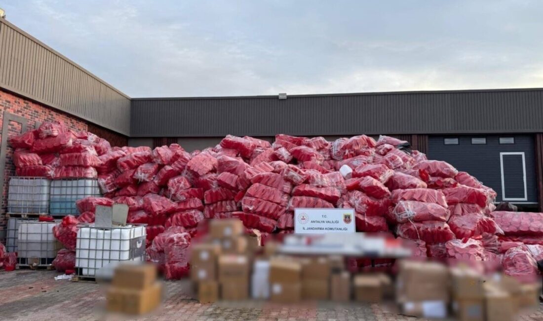 Kepez’deki Jandarma Operasyonunda 52 Bin Litre Kaçak Etil Alkol Ele Geçirildi Antalya'nın Kepez ilçesindeki bir işyerine yapılan jandarma baskınında 52 bin