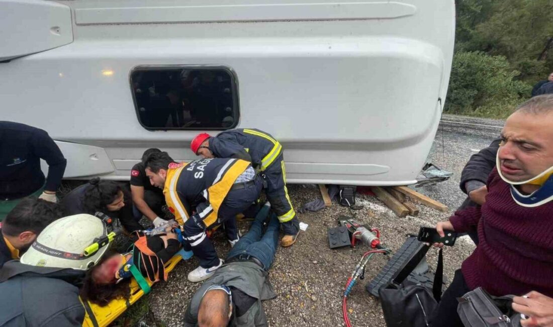 Kemer’de meydana gelen trafik kazasında 6 kişi yaralandı, 2 kişi kurtarıldı. Antalya’nın Kemer ilçesinde meydana gelen trafik kazasında 6 kişi yaralandı.
