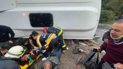 Antalya’nın Kemer ilçesinde meydana gelen trafik kazasında 6 kişi yaralandı.