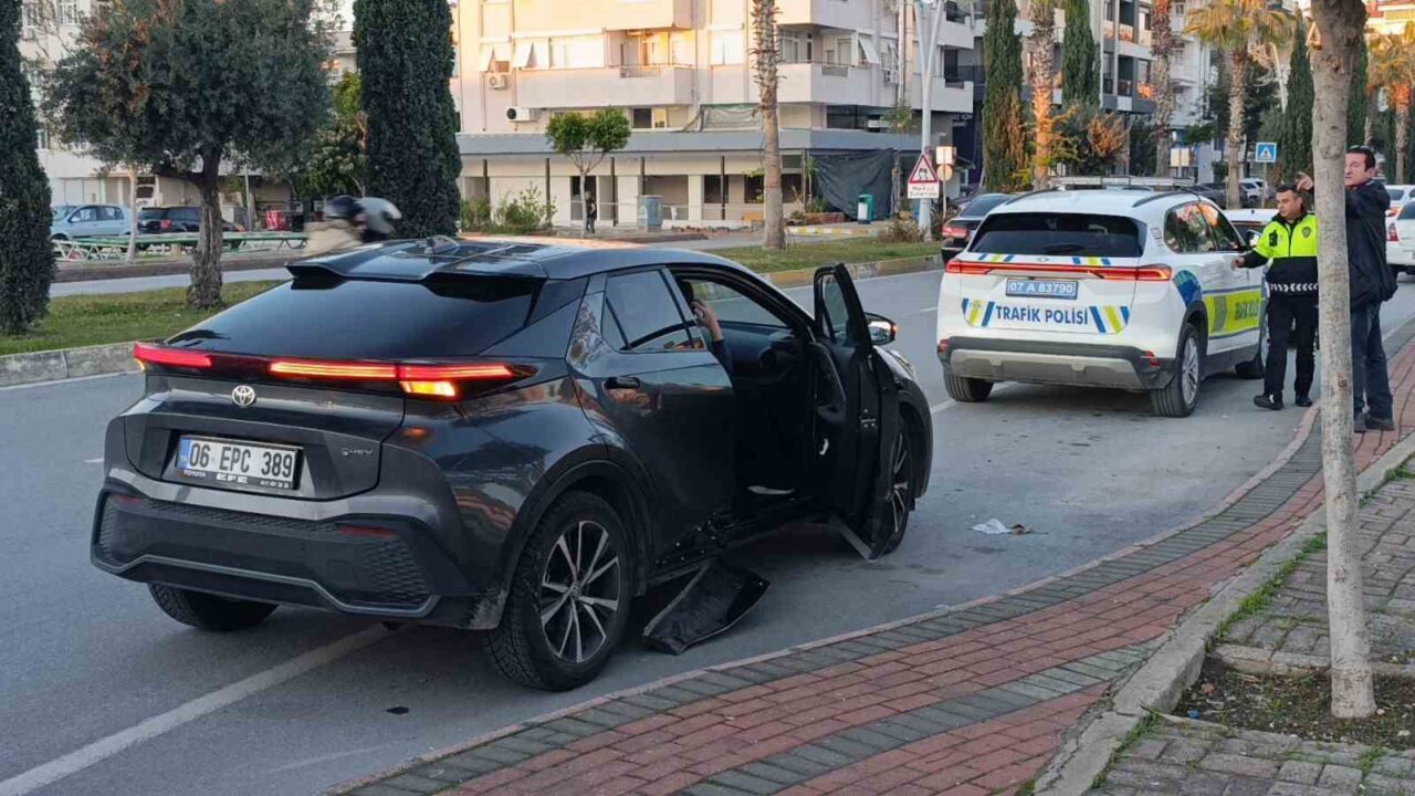 Manavgat'ta motosiklet ile otomobilin çarpışması sonucu Hayrullah T. ve Şerife