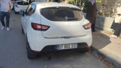 Antalya'nın Manavgat ilçesinde park halindeki araca çarpan motosiklet sürücüsü Mehmet