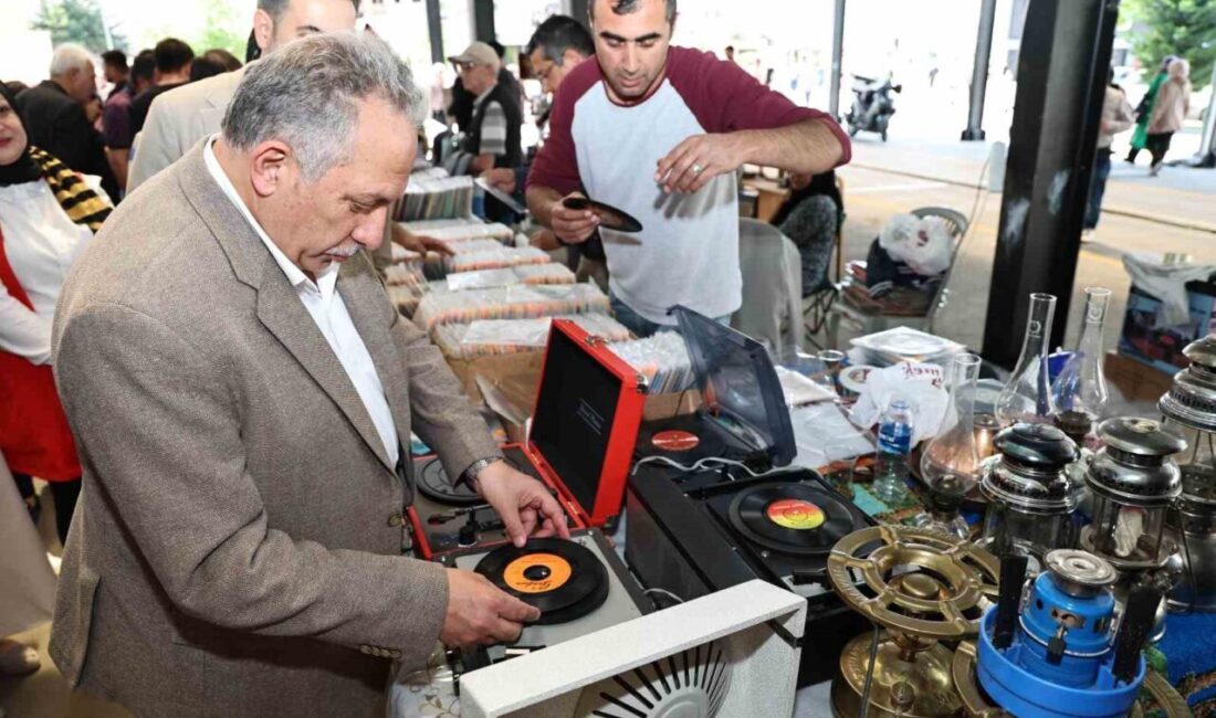 Talas Belediye Başkanı Mustafa Yalçın önderliğinde, her ay düzenlenen Antika