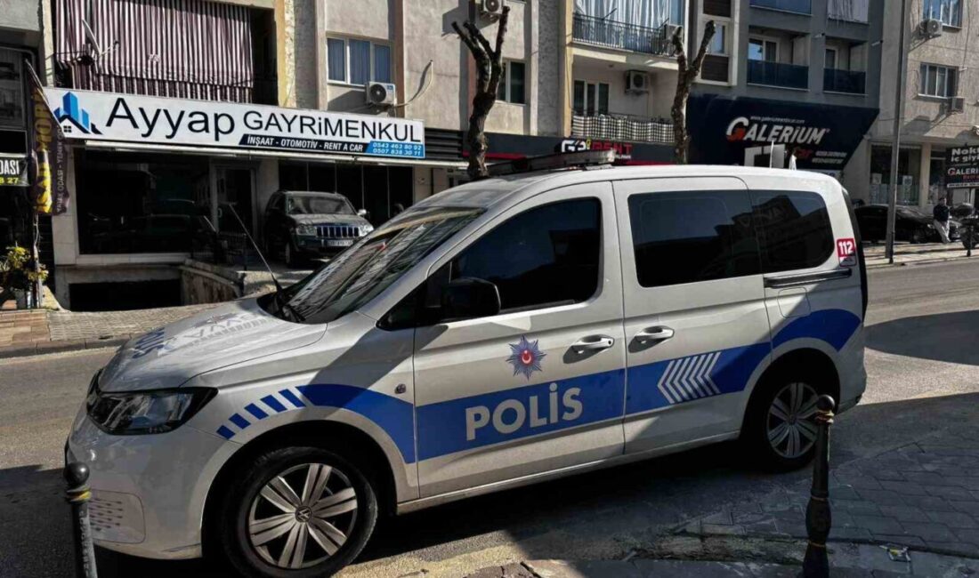 Denizli'nin Pamukkale ilçesinde, 27 yaşındaki Samet Kuzucu, 7 katlı apartmanın