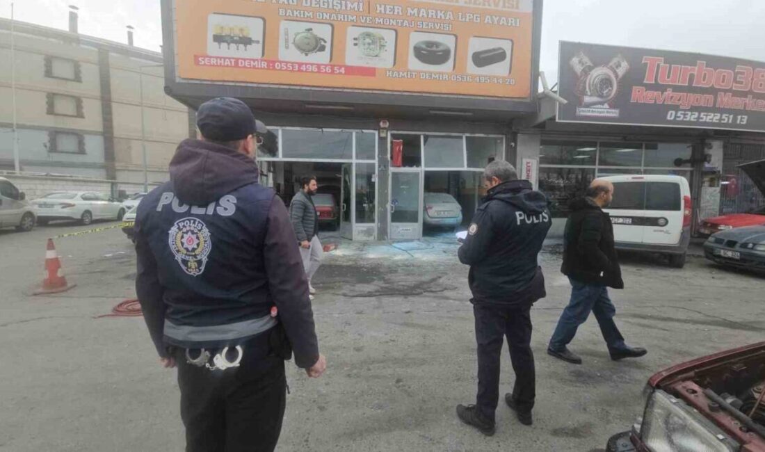 Kayseri'nin Melikgazi ilçesindeki bir otogaz dönüşüm servisinde LPG tankı patladı.