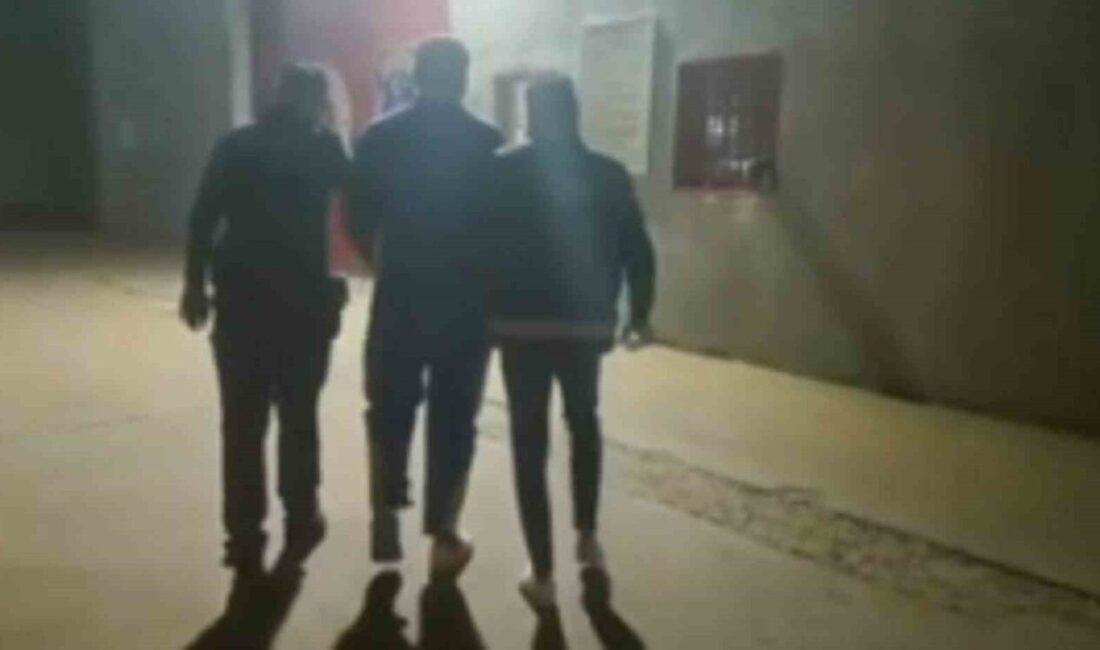 Hatay'ın Arsuz ilçesinde Y.E.T., anlaşamadığı araç sahibi A.K.'yı yaralayarak aracını