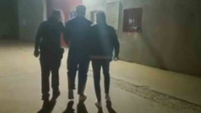 Hatay'ın Arsuz ilçesinde Y.E.T., anlaşamadığı araç sahibi A.K.'yı yaralayarak aracını