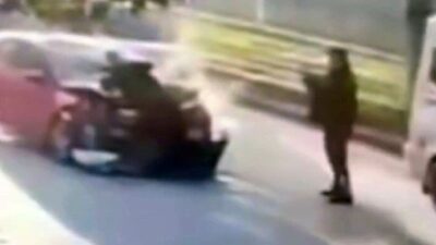 Söke’de Polis Memuruna Çarparak Yaralayan Şahıs, Olaydan Sonra Sosyal Medyada Fotoğraf Paylaşıp Kayboldu Söke'de, husumetli olduğu polis memuru A.K.'ya aracından eşya indirdiği sırada