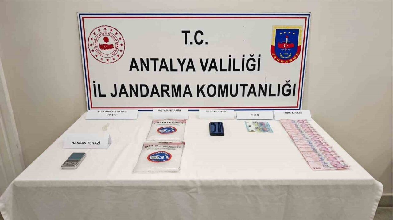 Manavgat’ta Jandarma Operasyonu: 1 Kilo 185 Gram Metamfetamin Ele Geçirildi