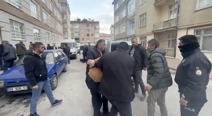 Konya'da, yağmacılık suçundan 20 yıl hapis cezası bulunan S.K., polis