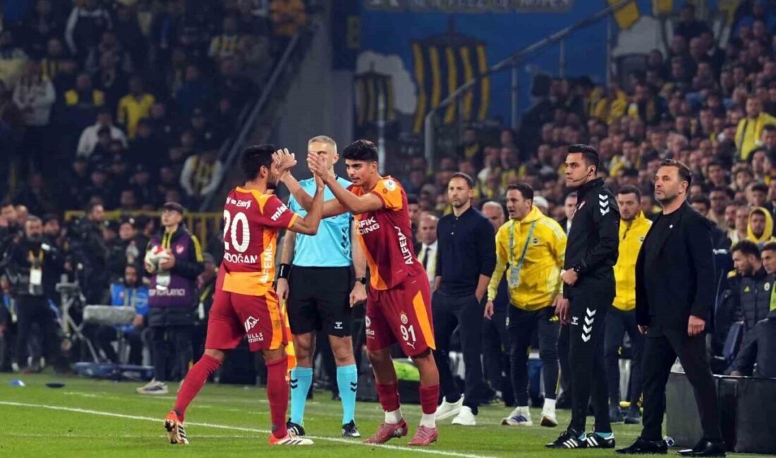 Galatasaray'ın 18 yaşındaki yeteneği Arda Ünyay, Fenerbahçe ile oynanan derbide