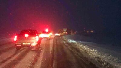 Ardahan'ın yüksek bölgelerinde yoğun kar ve tipi, ulaşımda ciddi aksamalara